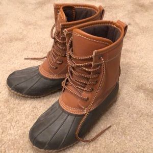 Duck boots